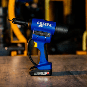 Gesipa FireBird® PRO CAS Rivnut Tool with 2 batteries 18V - 2,0 Ah - Image 3